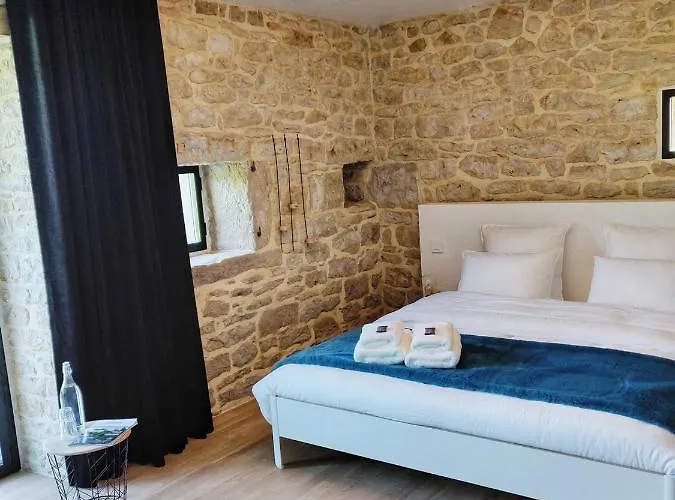 Estafete Bed & Breakfast 4*